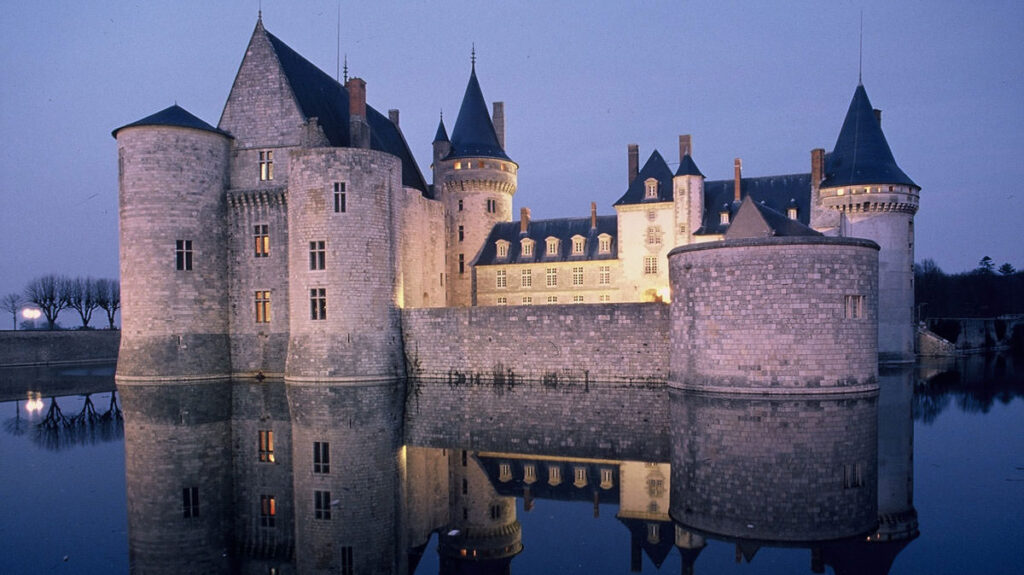 chateau sully loiret